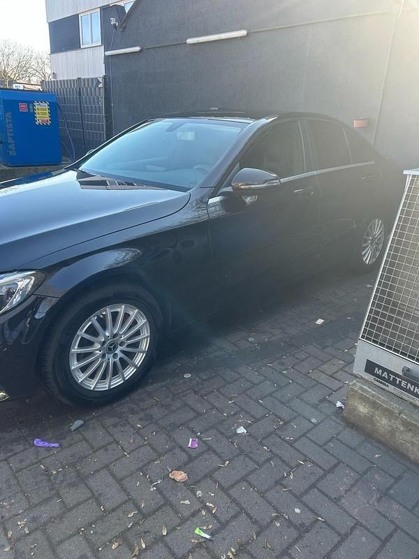 Gebraucht Mercedes 220 170 PS (125 kW) 2015 Schwarz Limousine