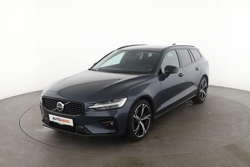 Blau Gebraucht 2023 Volvo V60 Plus Kombi | 37.720 € (Fairer Preis) - Bild 1/3