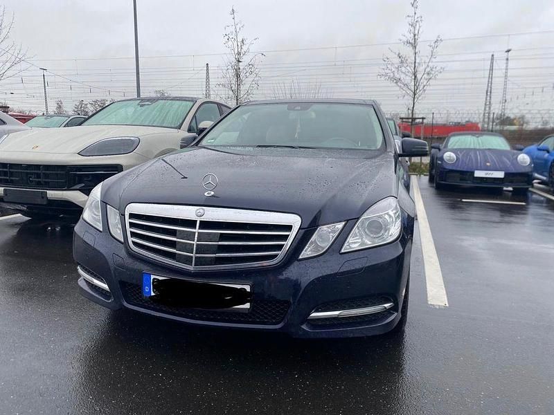 Gebraucht Mercedes E350 265 PS (194 kW) 2012 Blau Limousine