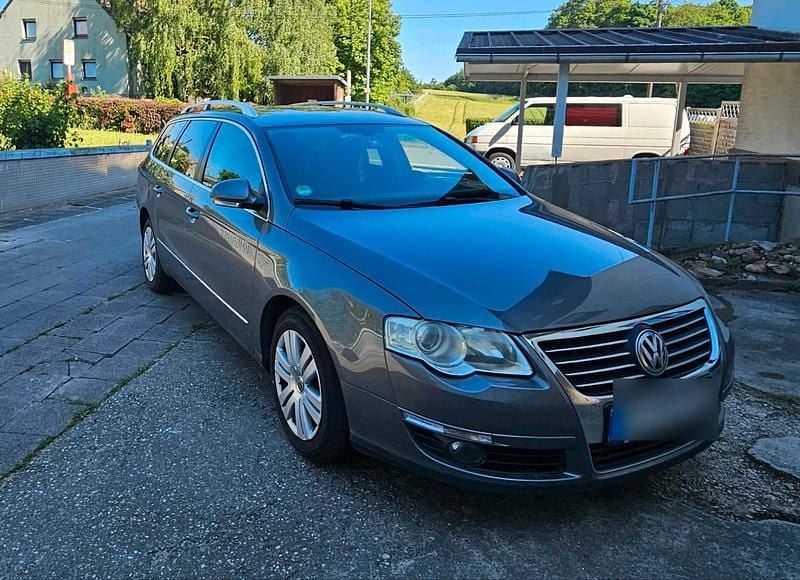 Grau Gebraucht 2008 VW Passat Kombi | 1.999 € (Fairer Preis) - Bild 1/4