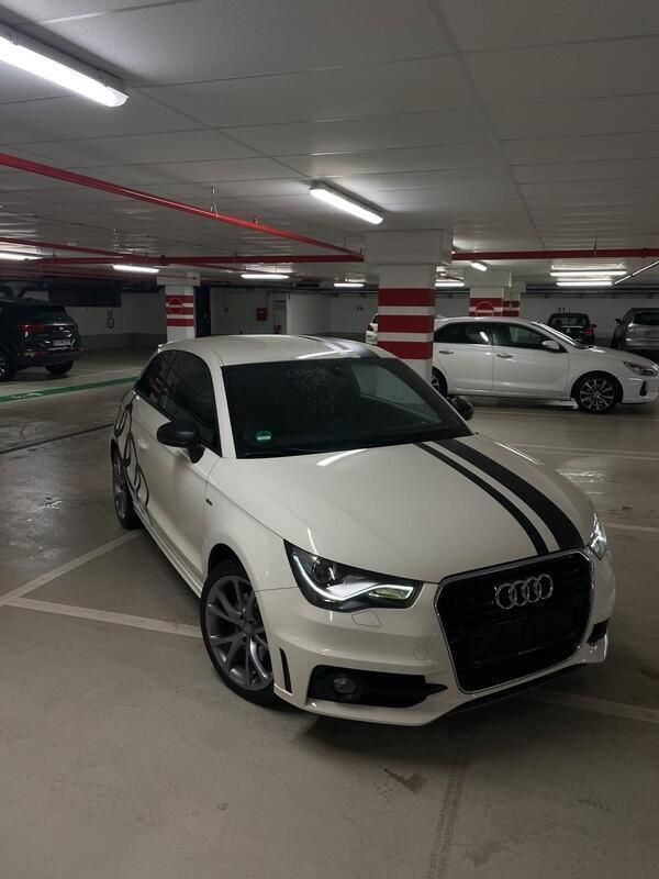 Weiß Gebraucht 2011 Audi A1 S-Line Kleinwagen | 13.900 € - Bild 1/4