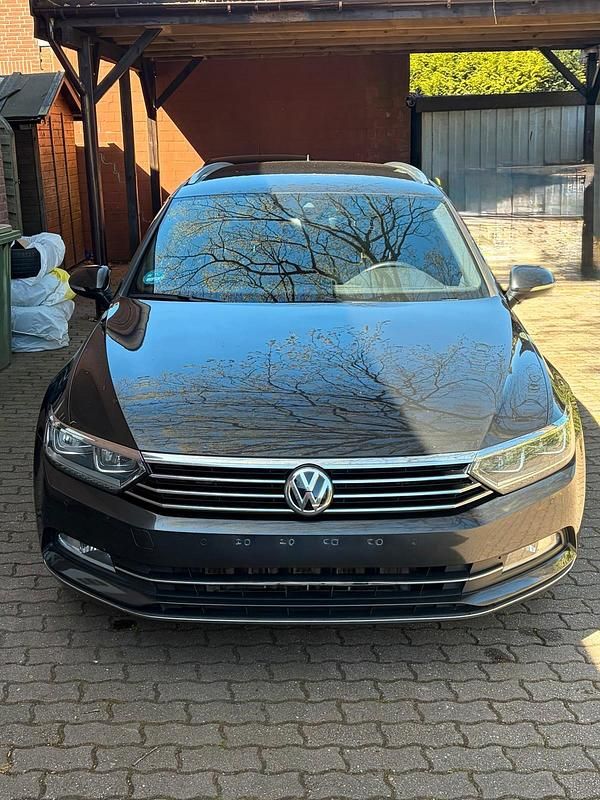 Gebraucht VW Passat 150 PS (110 kW) 2019 Grau Kombi