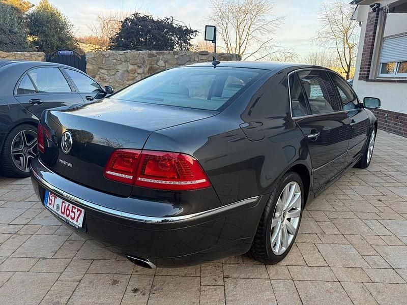 Gebraucht VW Phaeton 334 PS (245 kW) 2011 Grau Limousine
