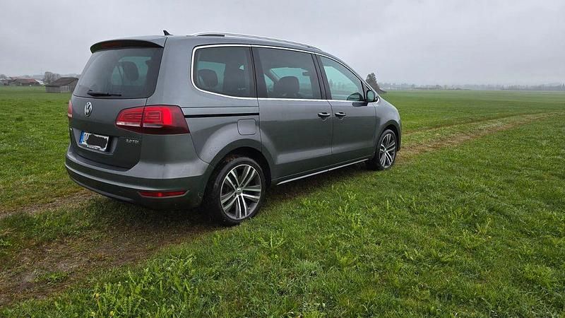 Gebraucht VW Sharan Highline 184 PS (135 kW) 2015 Grau Van / Kleinbus