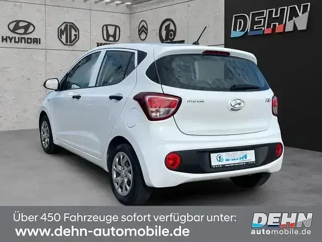 Gebraucht Hyundai i10 Select 67 PS (49 kW) 2019 Polar white / sol Kleinwagen