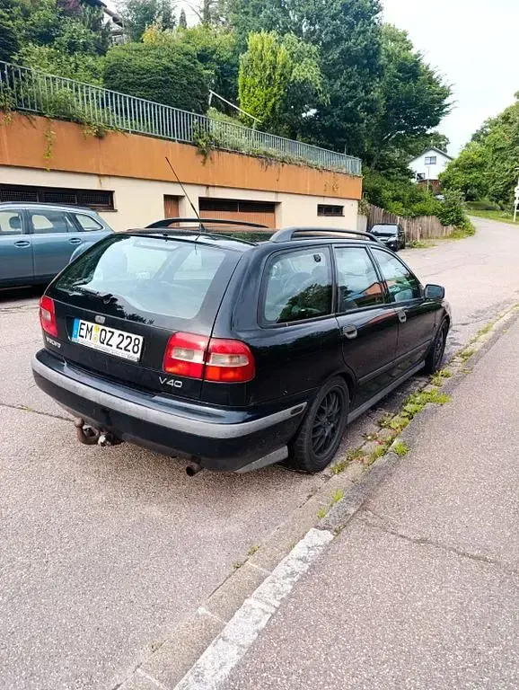 Gebraucht Volvo V40 116 PS (85 kW) 1998 Schwarz Kombi