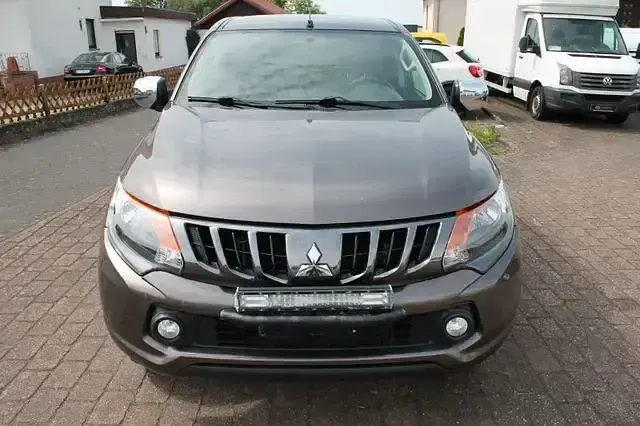 Gebraucht Mitsubishi L200 154 PS (113 kW) 2018 Braun Pickup