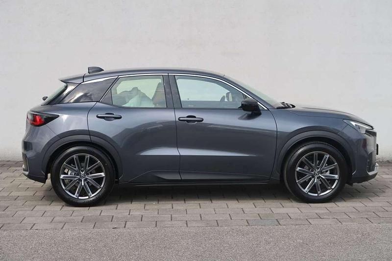 Gebraucht Lexus LBX E-FOUR 136 PS (100 kW) 2025 Grau SUV