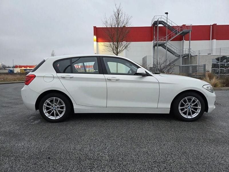 Gebraucht BMW 116 Advantage 109 PS (80 kW) 2016 Weiß Kleinwagen