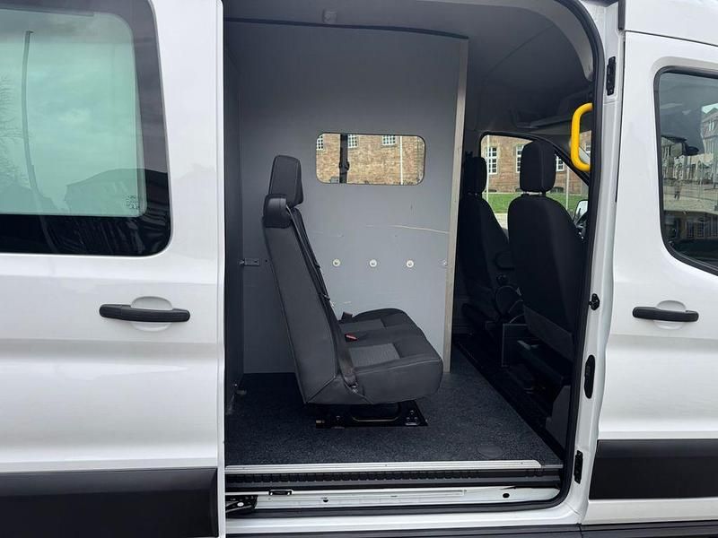 Gebraucht Ford Transit 131 PS (96 kW) 2021 Weiß Van / Kleinbus