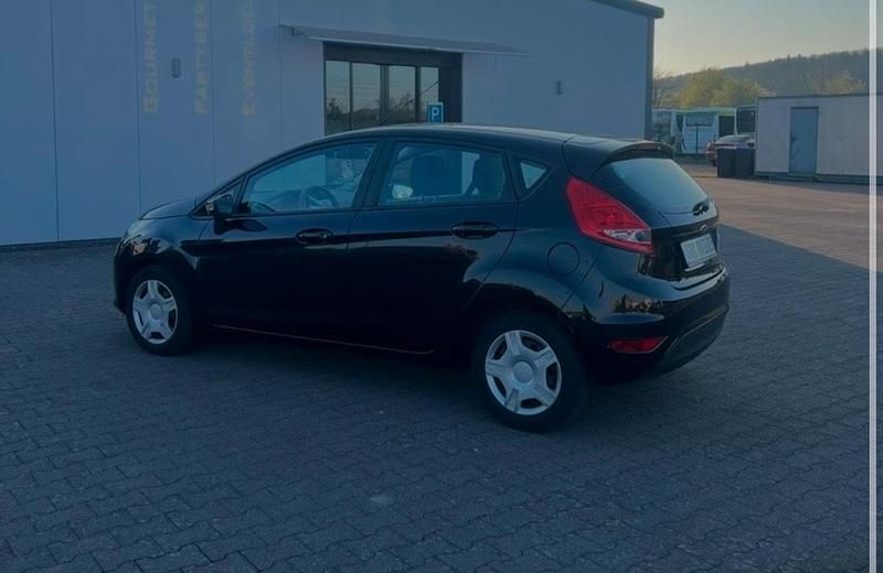 Schwarz Gebraucht 2011 Ford Fiesta Kleinwagen | 2.800 € - Bild 1/4