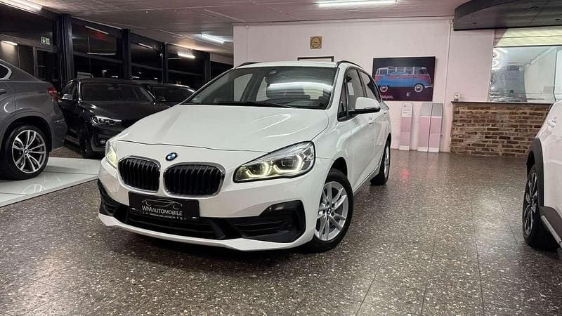 Weiß Gebraucht 2019 BMW 218 Advantage Van / Kleinbus | 9.995 € (Superpreis) - Bild 1/4