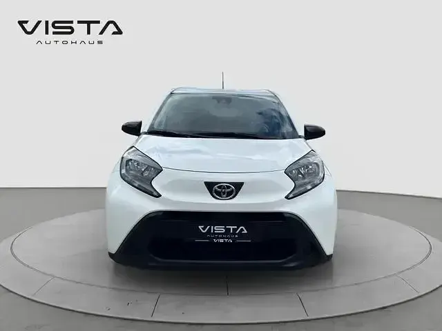 Gebraucht Toyota Aygo X X-play 72 PS (52 kW) 2022 Super white 2 SUV