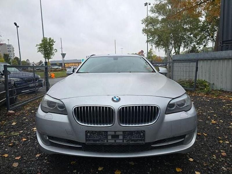 Gebraucht BMW 520 147 PS (108 kW) 2012 Silber Kombi