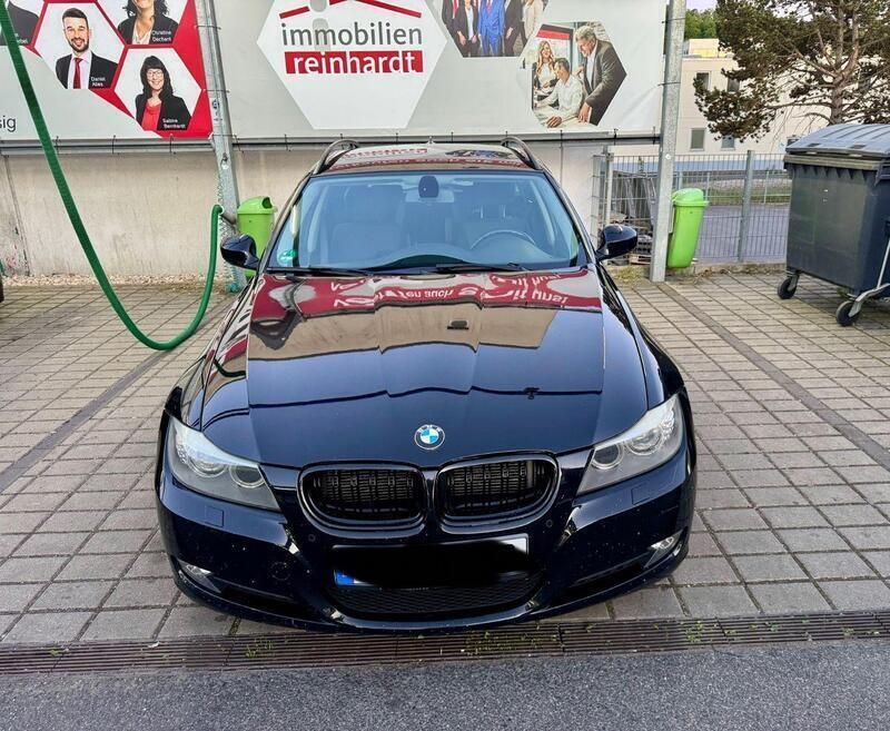 Schwarz Gebraucht 2010 BMW 320 Exclusive Kombi | 6.000 € (Fairer Preis) - Bild 1/4
