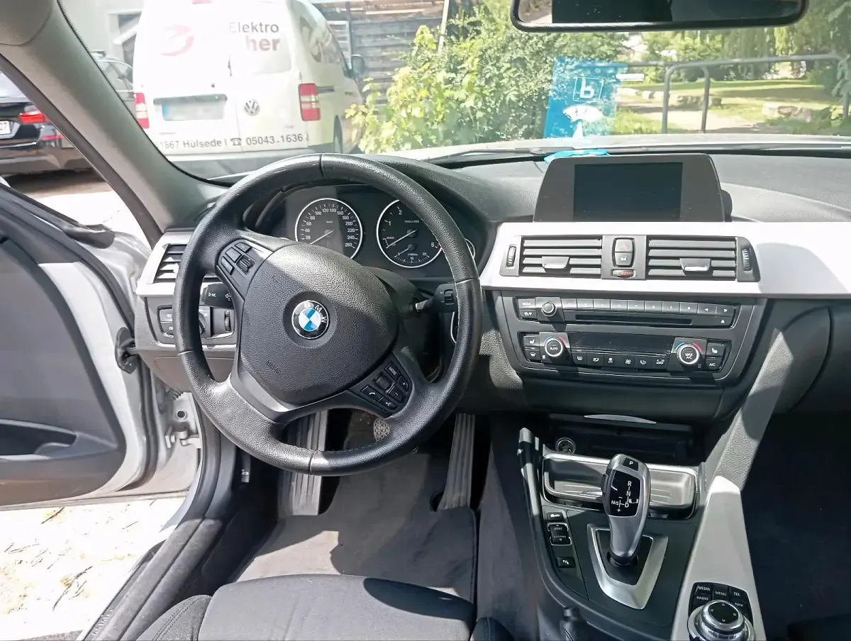 Gebraucht BMW 320 184 PS (135 kW) 2014 Silber Kombi
