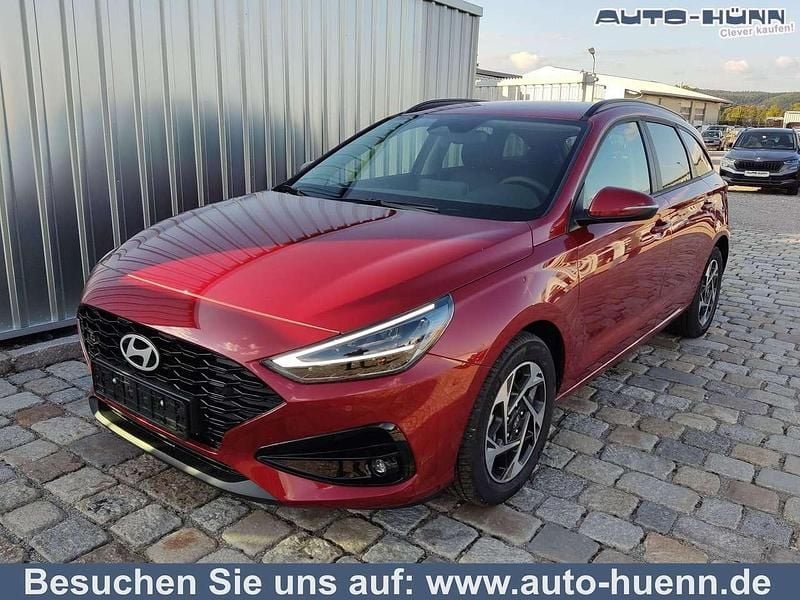 Shimmeringsilber metallic Gebraucht 2024 Hyundai i30 Edition Kombi | 20.490 € (Superpreis) - Bild 1/4