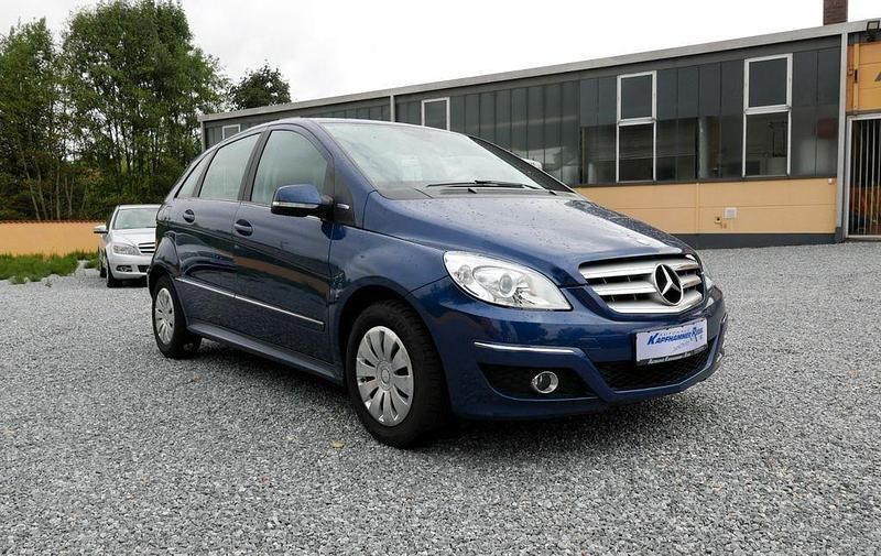 Blau Gebraucht 2011 Mercedes B180 Classic Van / Kleinbus | 7.900 € (Etwas zu teuer) - Bild 1/4