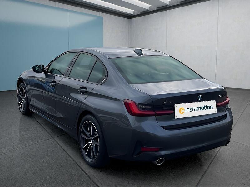 Gebraucht BMW 330e 292 PS (214 kW) 2022 Grau Limousine