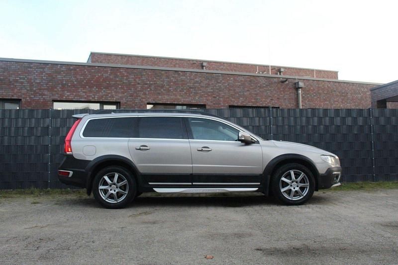 Gebraucht Volvo XC70 Inscription 220 PS (161 kW) 2016 Gold Kombi