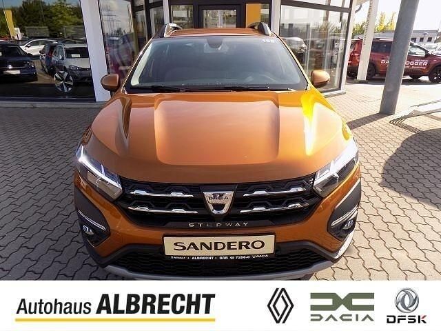 Gebraucht Dacia Sandero Comfort 101 PS (74 kW) 2022 Taklamakanorange metallic Kleinwagen