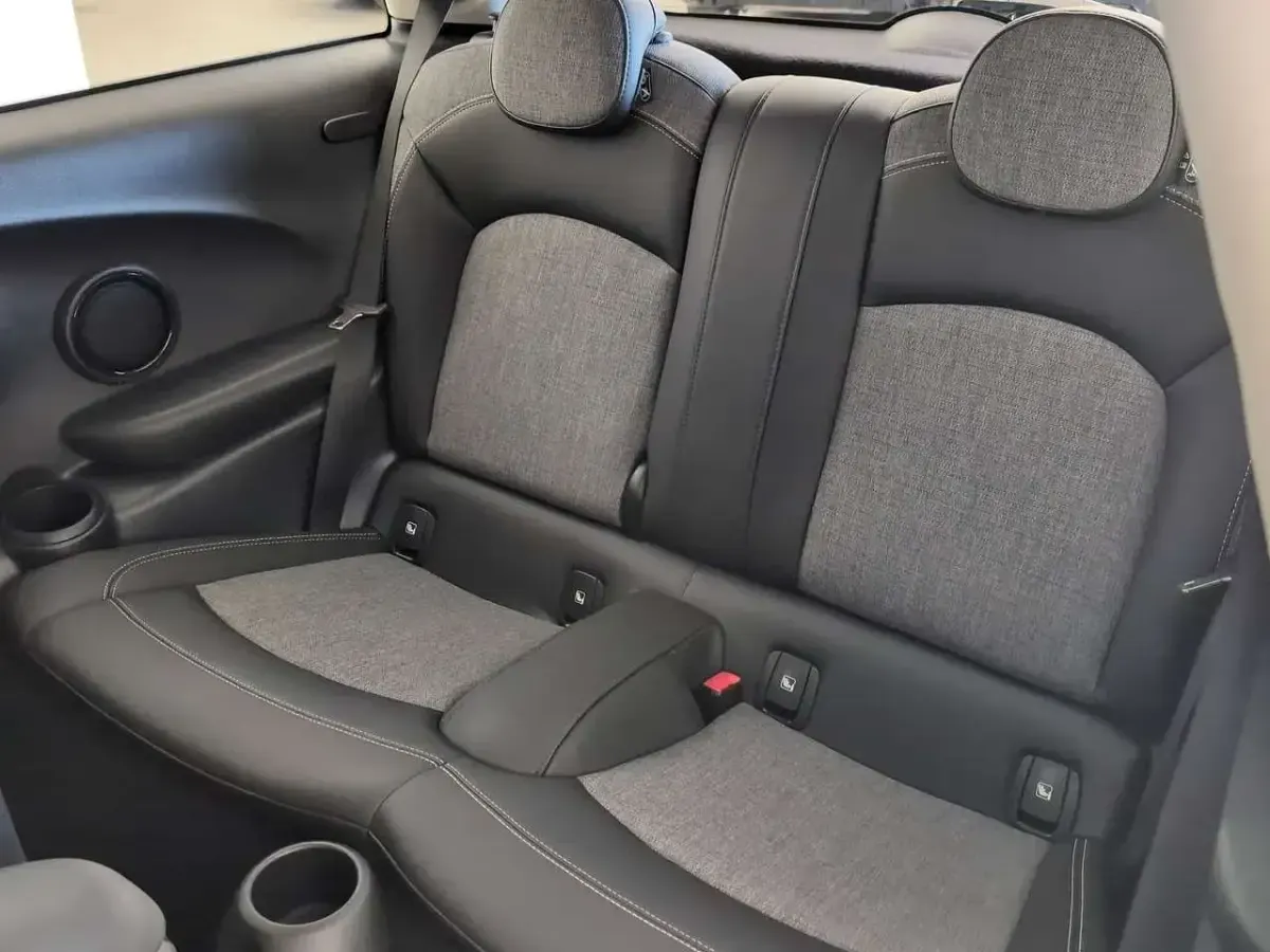 Gebraucht Mini Cooper SE 135 kW (184 PS) 2023 Weiß Kleinwagen