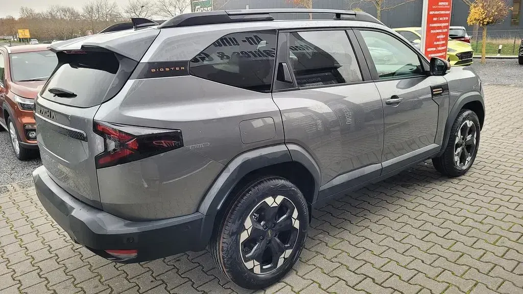Neu Dacia Bigster Extreme 156 PS (114 kW) 2025 Grau SUV
