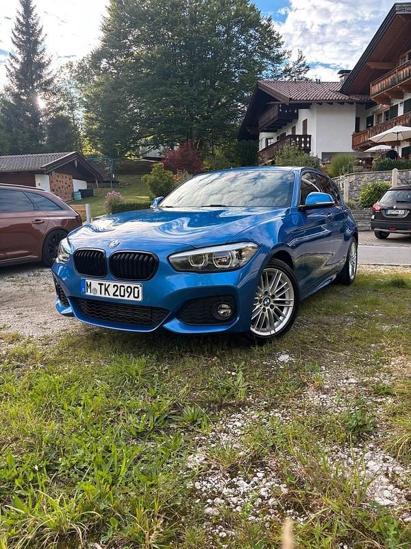 Blau Gebraucht 2018 BMW 118 Kleinwagen | 16.999 € (Etwas zu teuer) - Bild 1/4