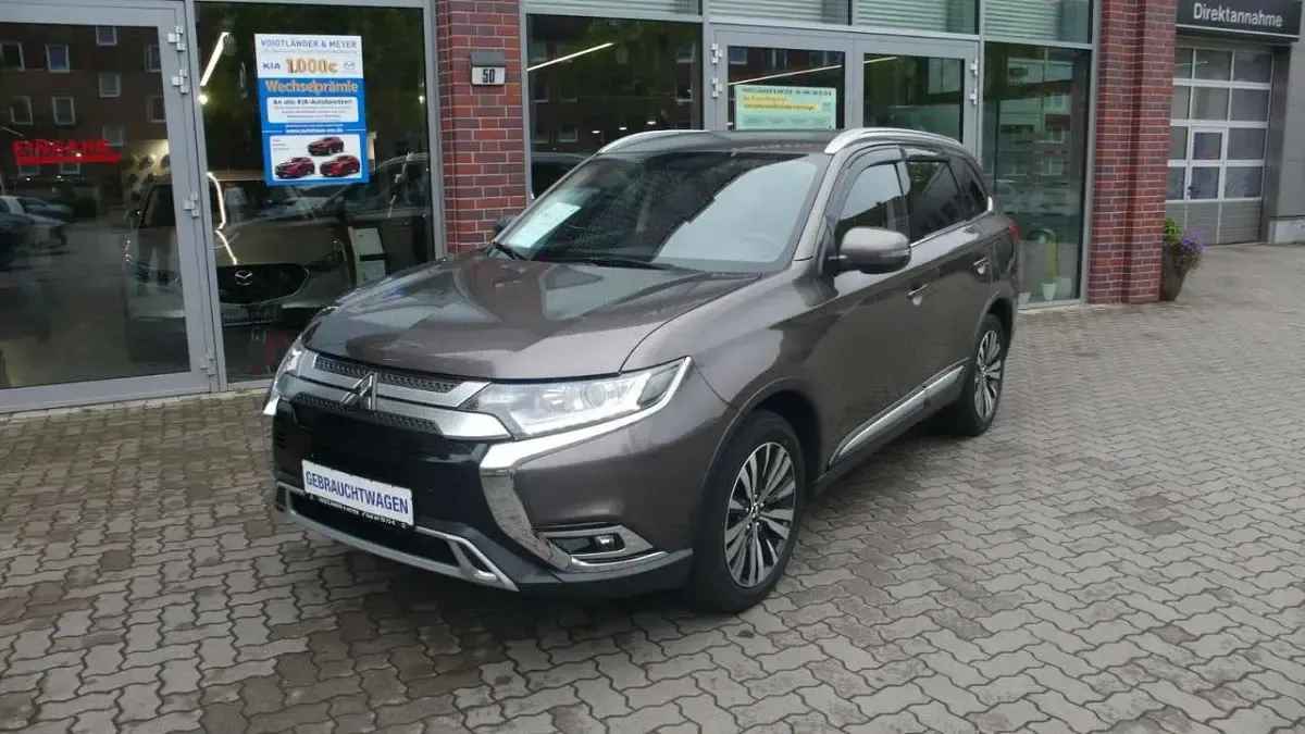 Gebraucht Mitsubishi Outlander Active 150 PS (110 kW) 2019 Braun SUV