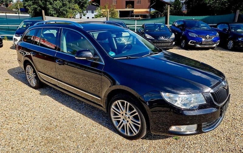 Gebraucht Skoda Superb Elegance 200 PS (147 kW) 2013 Schwarz Kombi