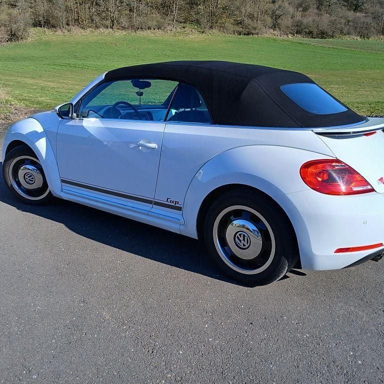 Gebraucht VW Beetle Cup 105 PS (77 kW) 2015 Weiß Kleinwagen