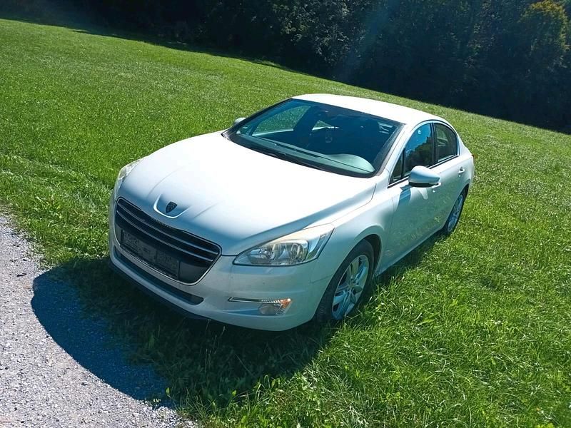Weiß Gebraucht 2013 Peugeot 508 Limousine | 5.950 € (Fairer Preis) - Bild 1/4