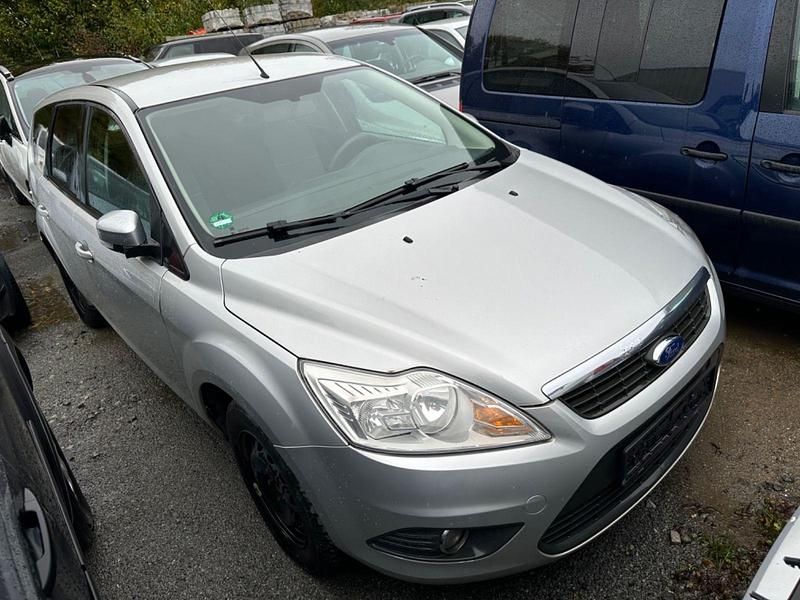 Grau Gebraucht 2010 Ford Focus Style Kombi | 1.490 € (Superpreis) - Bild 1/4