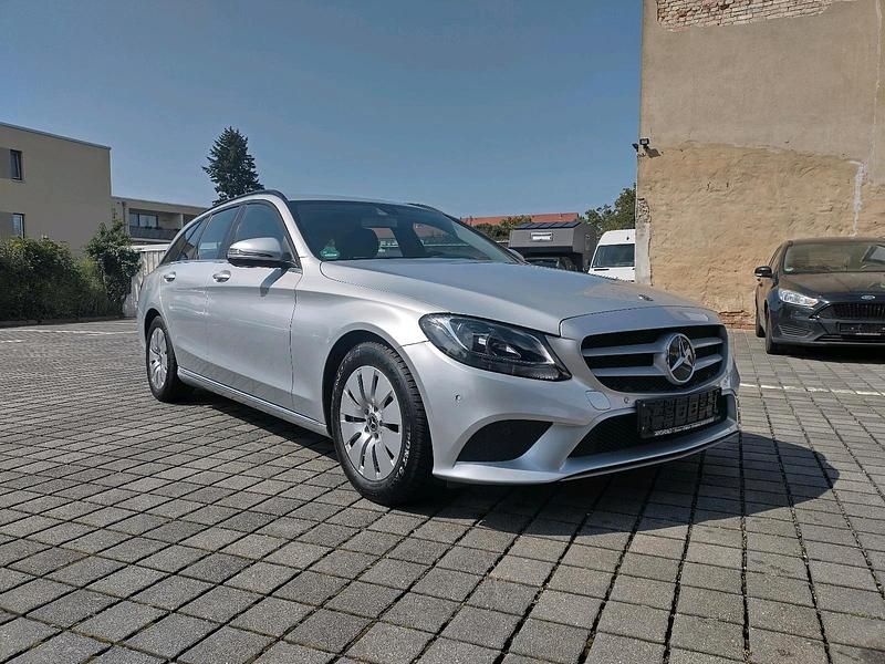 Grau Gebraucht 2019 Mercedes C220 Kombi | 19.990 € (Superpreis) - Bild 1/4