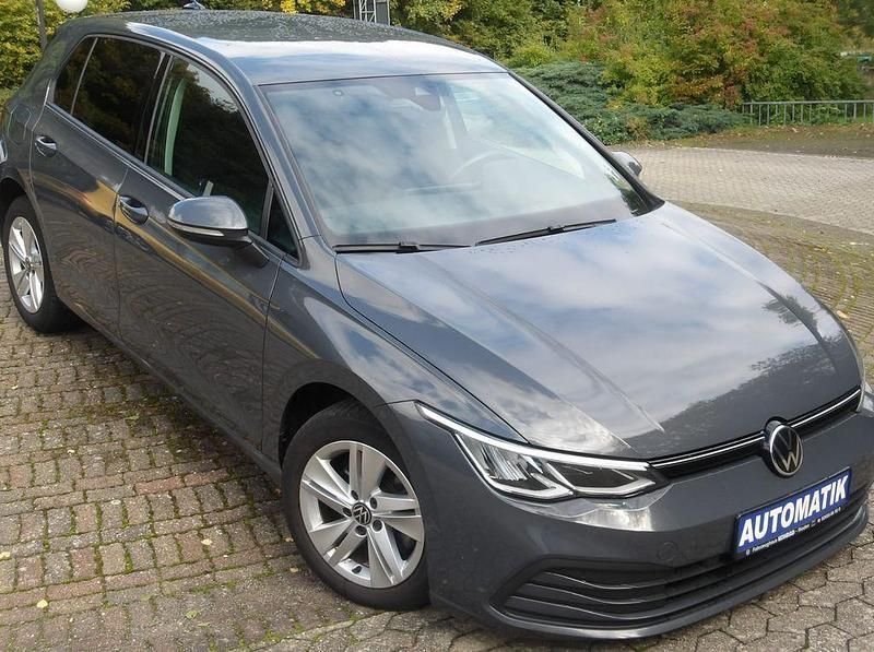 Grau Gebraucht 2020 VW Golf VII Life Limousine | 18.850 € (Fairer Preis) - Bild 1/4
