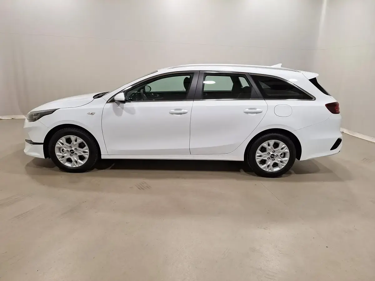 Neu Kia Ceed Sportswagon Vision 140 PS (102 kW) 2025 (wd) cararraweiss Kombi