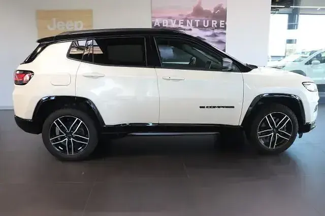 Second-hand Jeep Compass 60 CP (44 kW) 2022 Andere SUV