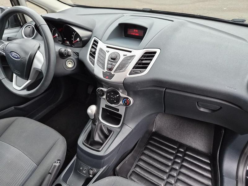 Gebraucht Ford Fiesta 82 PS (60 kW) 2012 Schwarz Kleinwagen