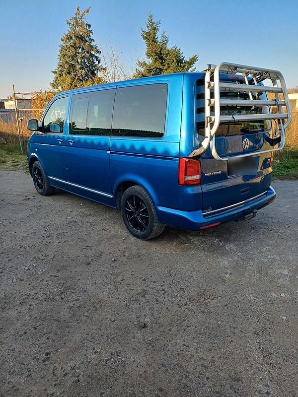 Usata VW Multivan 180 CV (132 kW) 2015 Blu Monovolume