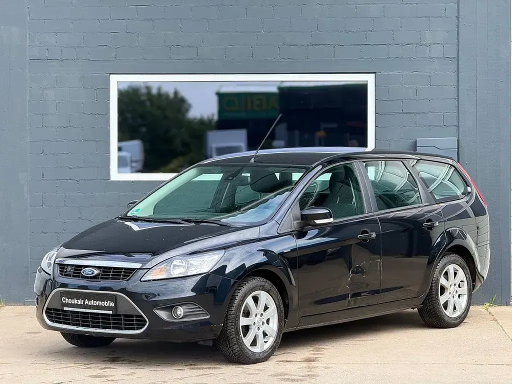 Używany Ford Focus Titanium 125 KM (91 kW) 2009 Czarny Sedan/Limuzyna