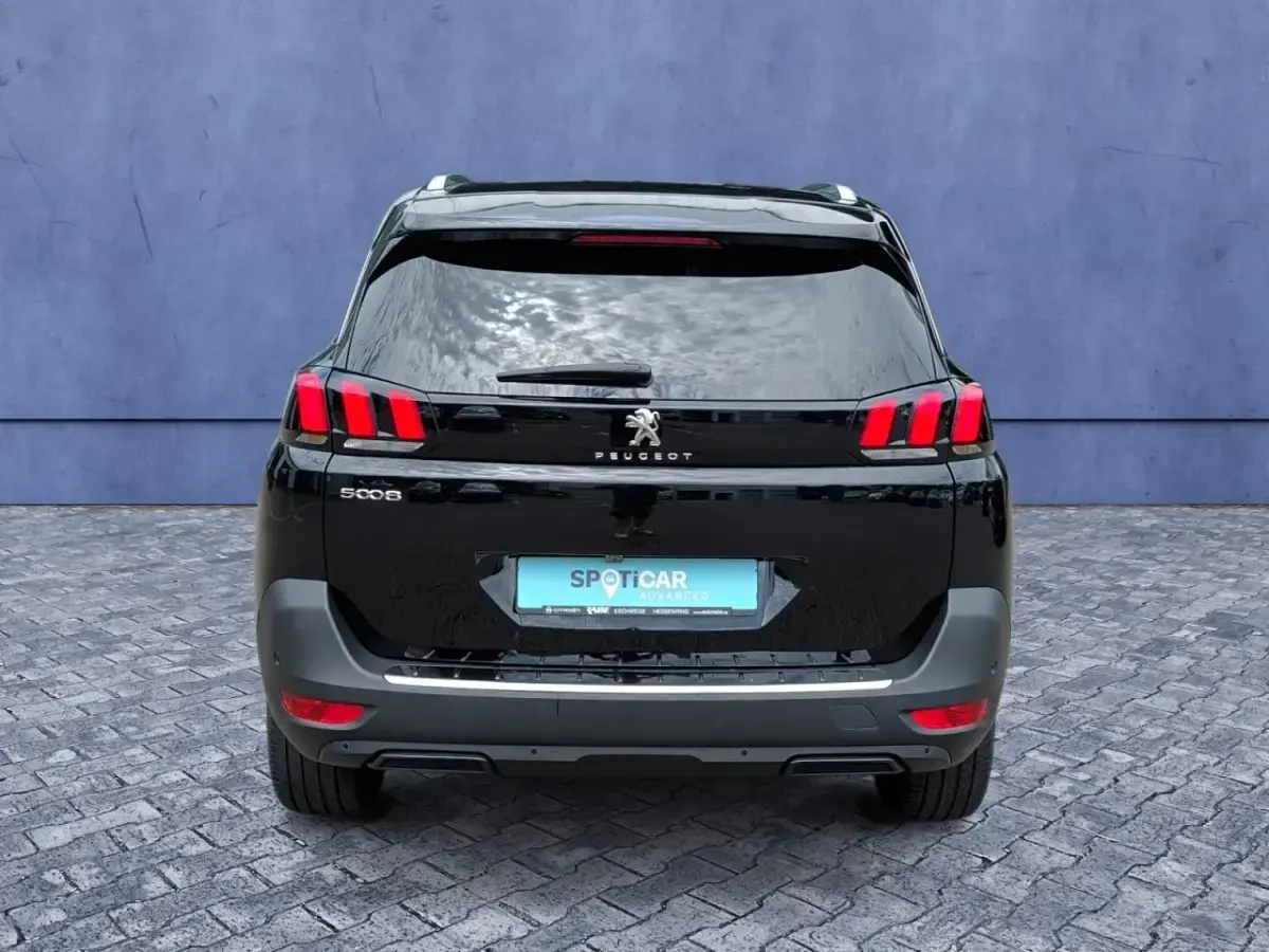 Gebraucht Peugeot 5008 136 PS (100 kW) 2024 Schwarz SUV