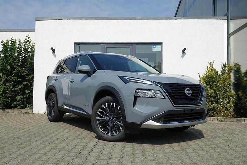 Grau Neu 2024 Nissan X-Trail Tekna+ SUV | 39.970 € - Bild 1/4
