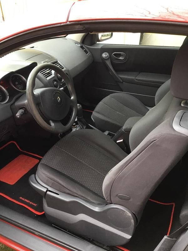 Gebraucht Renault Mégane Cabriolet 113 PS (83 kW) 2004 Rot Cabrio