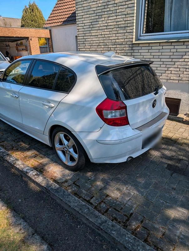 Gebraucht BMW 120 150 PS (110 kW) 2006 Weiß Kleinwagen