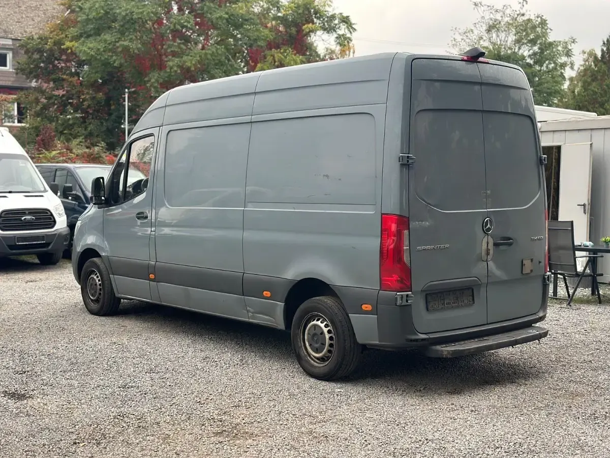 Gebraucht Mercedes Sprinter 143 PS (105 kW) 2020 Blau Van