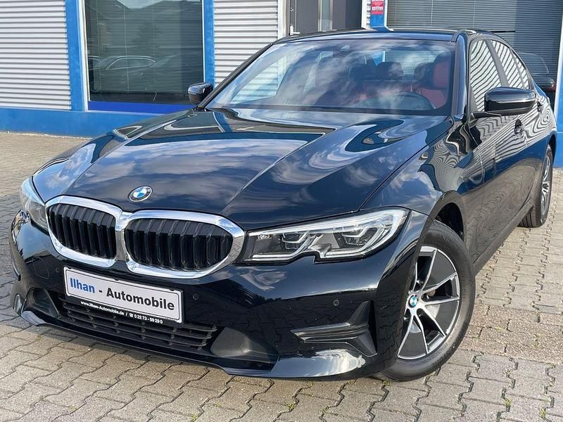 Schwarz ii Gebraucht 2022 BMW 318 Advantage Limousine | 26.950 € (Etwas zu teuer) - Bild 1/4