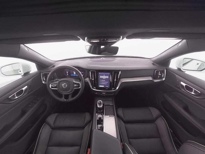 Gebraucht Volvo V60 CC Plus 197 PS (144 kW) 2023 Weiß Kombi