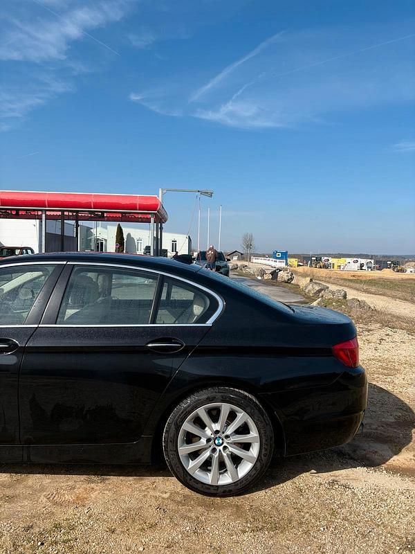 Gebraucht BMW 520 2011 Limousine