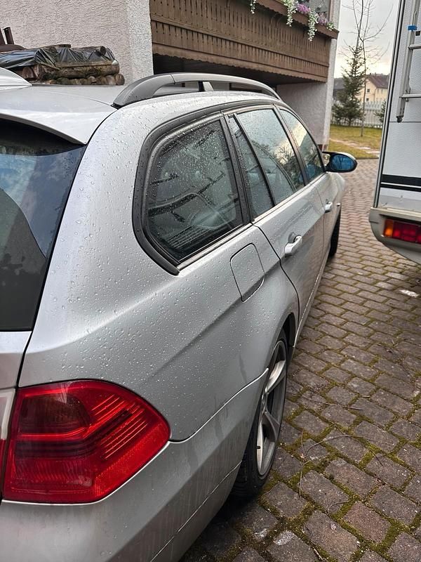 Gebraucht BMW 320 163 PS (119 kW) 2007 Silber Kombi