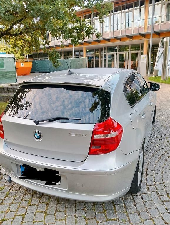 Gebraucht BMW 120 Lifestyle 177 PS (130 kW) 2010 Silber Kleinwagen